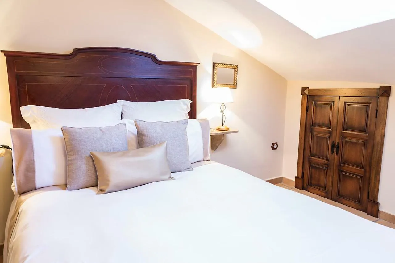 Mafloras Suites El Bosque Spain
